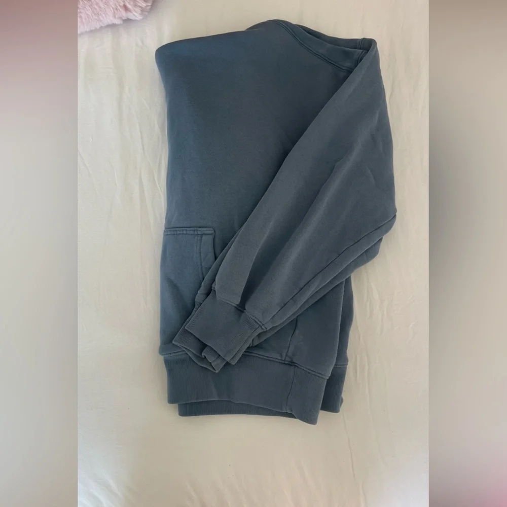 Hollister Boxy Fit Hoodie - Picture 2 of 5